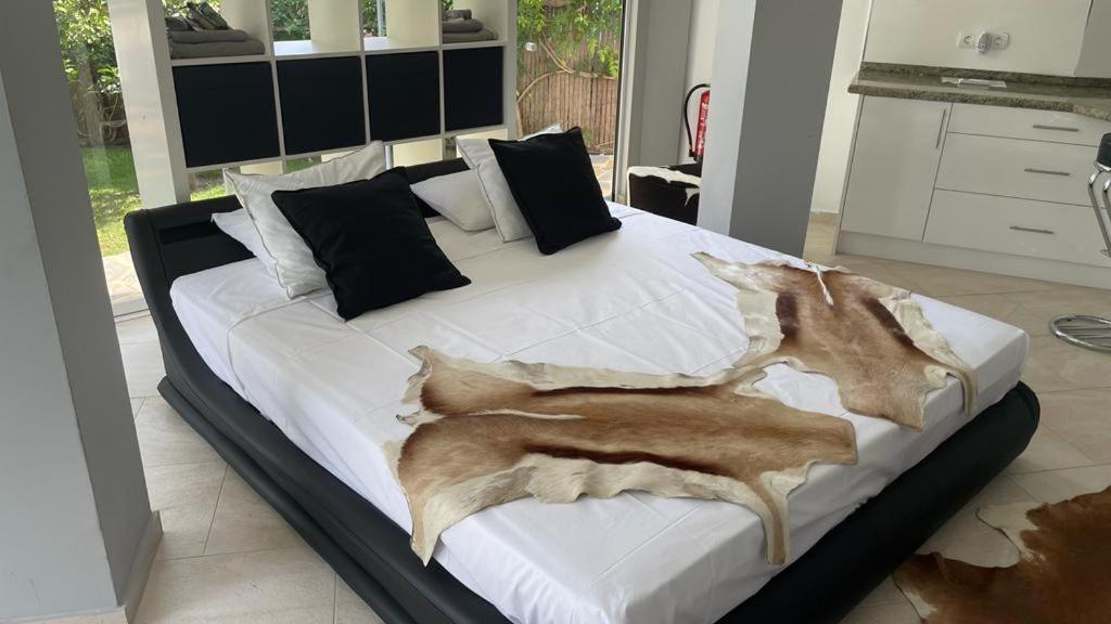Luxury Villa With Swimming Pool And Jacuzzi Marbella Bagian luar foto