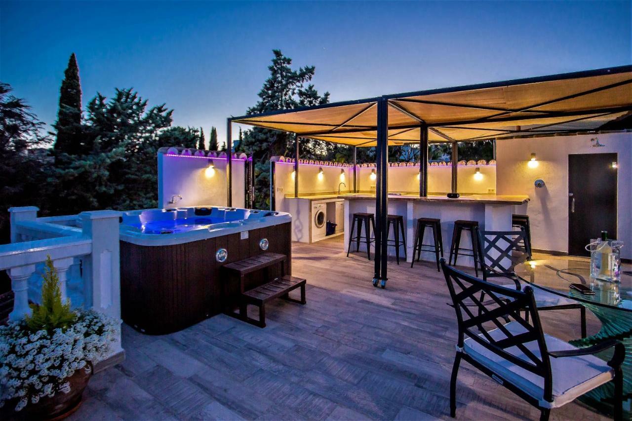 Luxury Villa With Swimming Pool And Jacuzzi Marbella Bagian luar foto