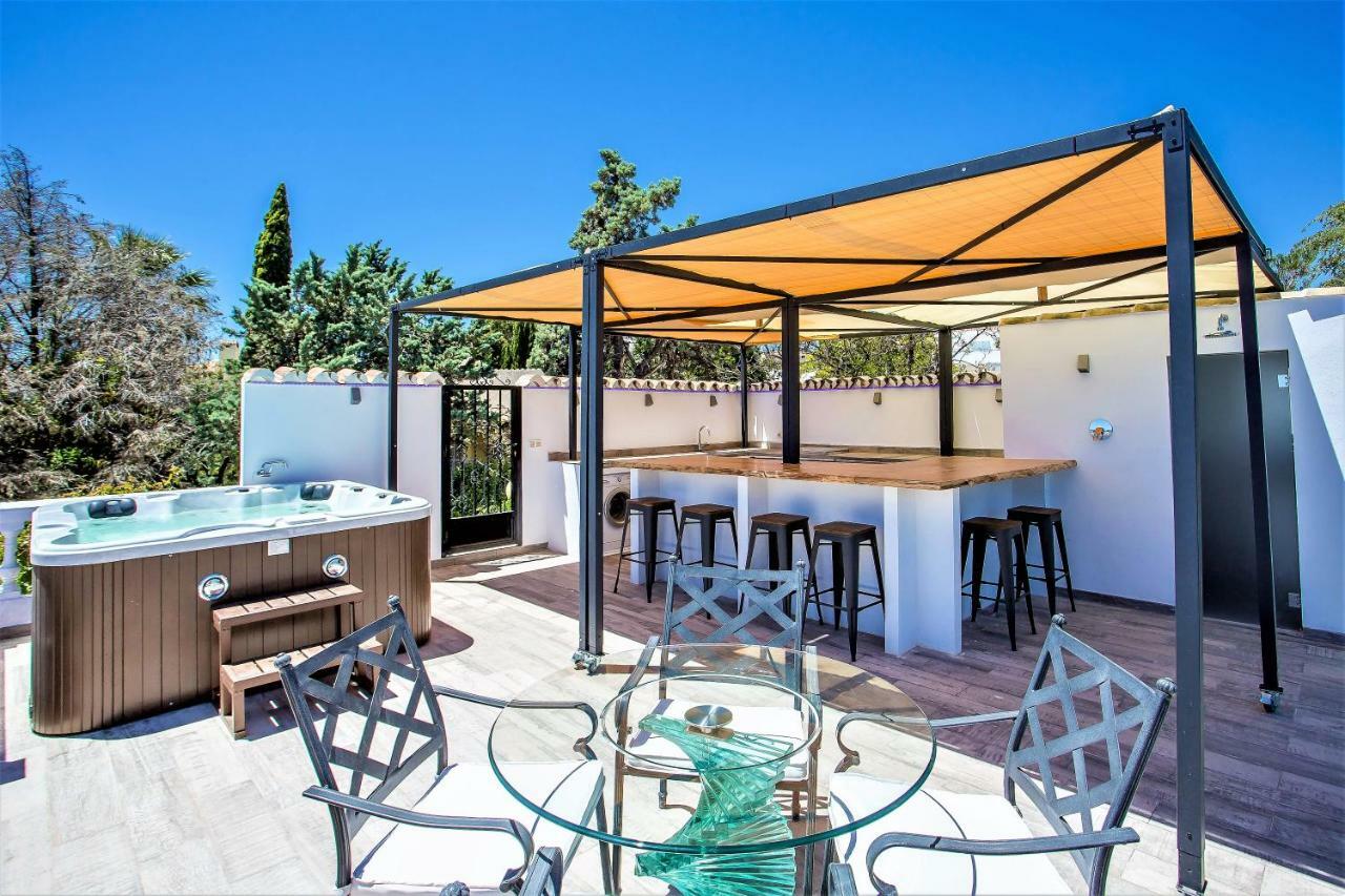 Luxury Villa With Swimming Pool And Jacuzzi Marbella Bagian luar foto