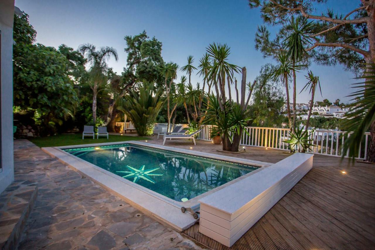 Luxury Villa With Swimming Pool And Jacuzzi Marbella Bagian luar foto