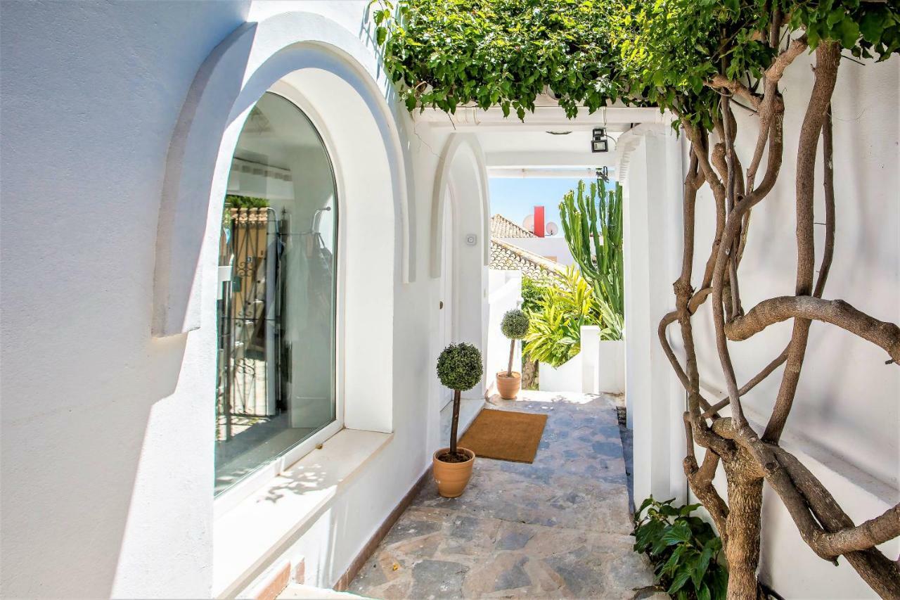Luxury Villa With Swimming Pool And Jacuzzi Marbella Bagian luar foto